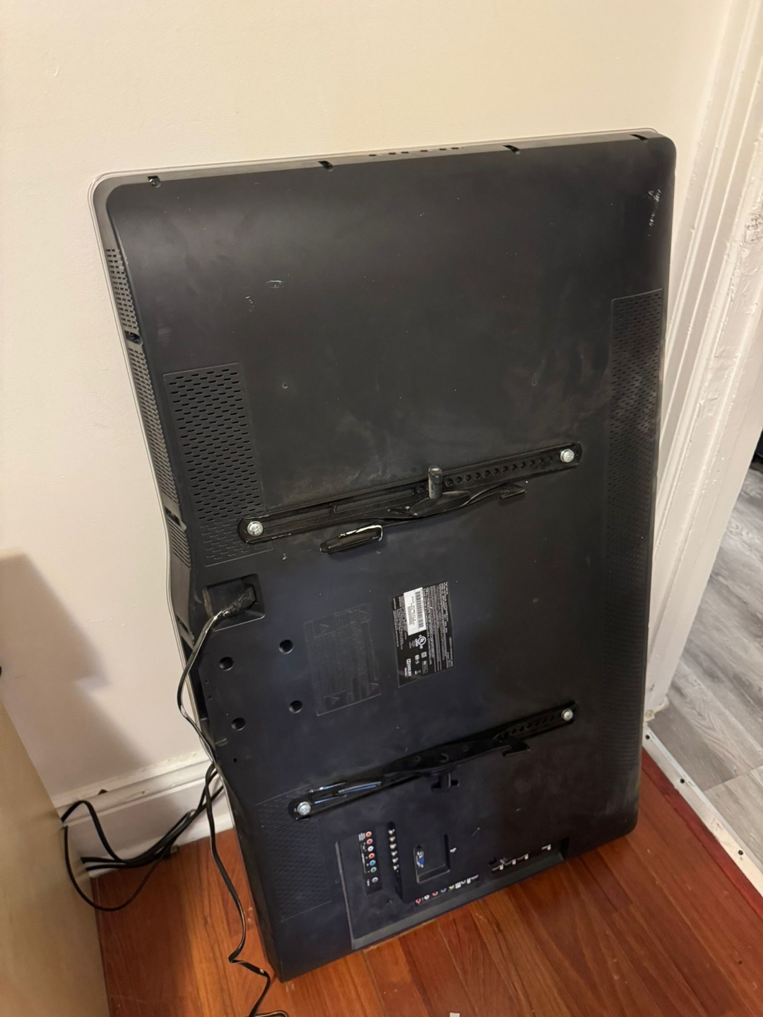 46" Philips HD TV - photo 3