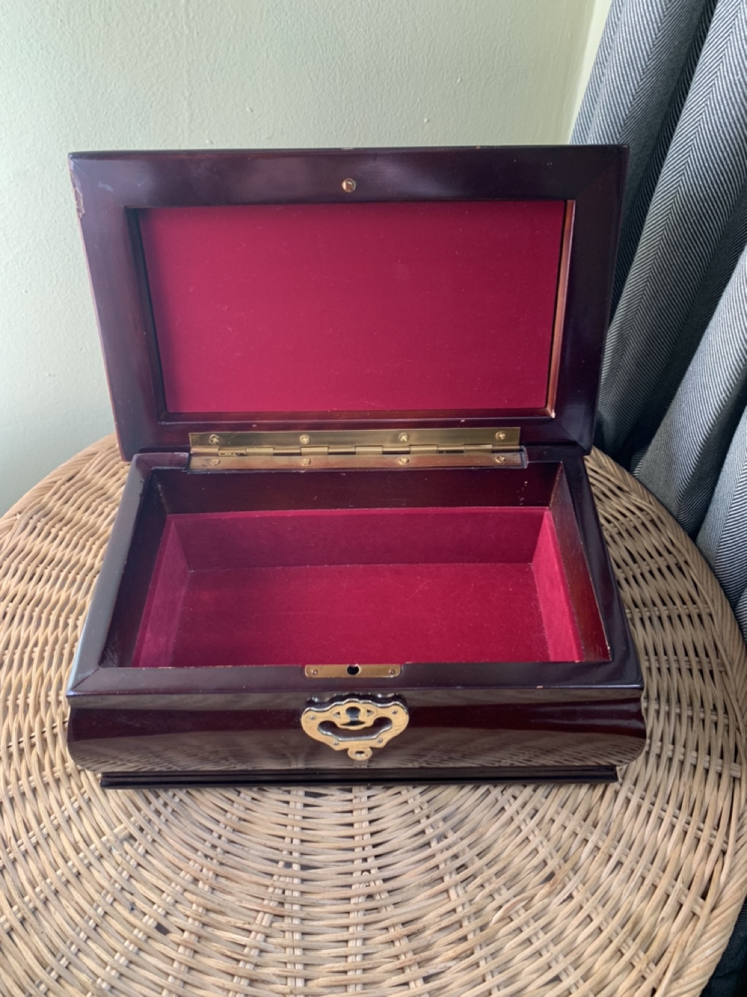 Dark Wooden Vintage Jewellery Box - photo 3