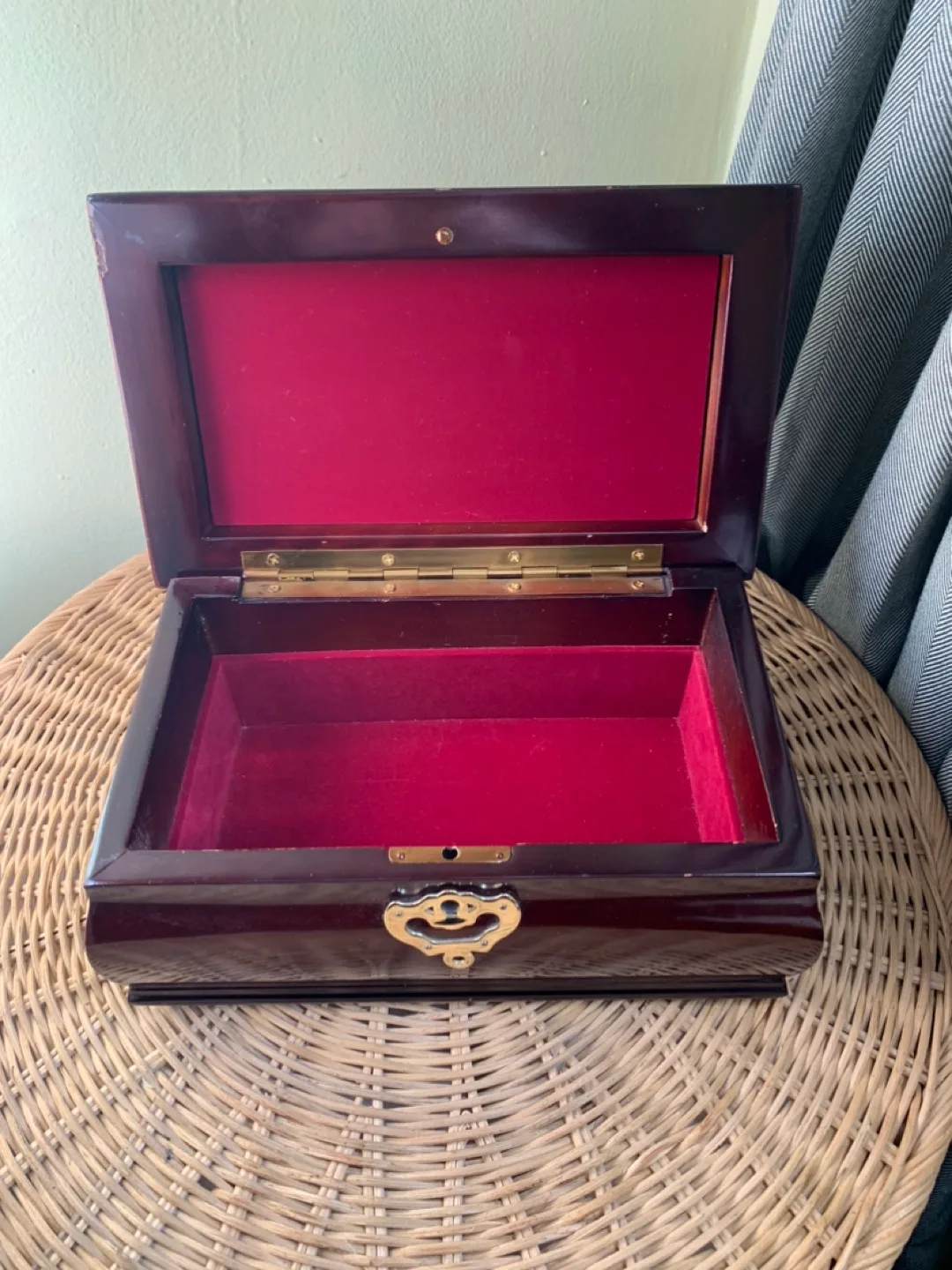 Dark Wooden Vintage Jewellery Box image indicator(3)