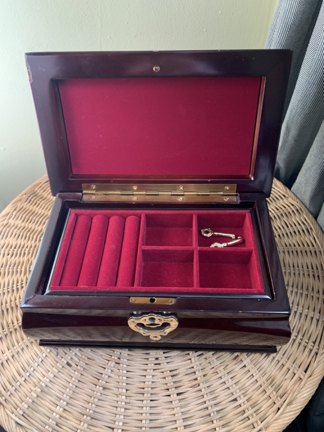 Dark Wooden Vintage Jewellery Box - photo 2