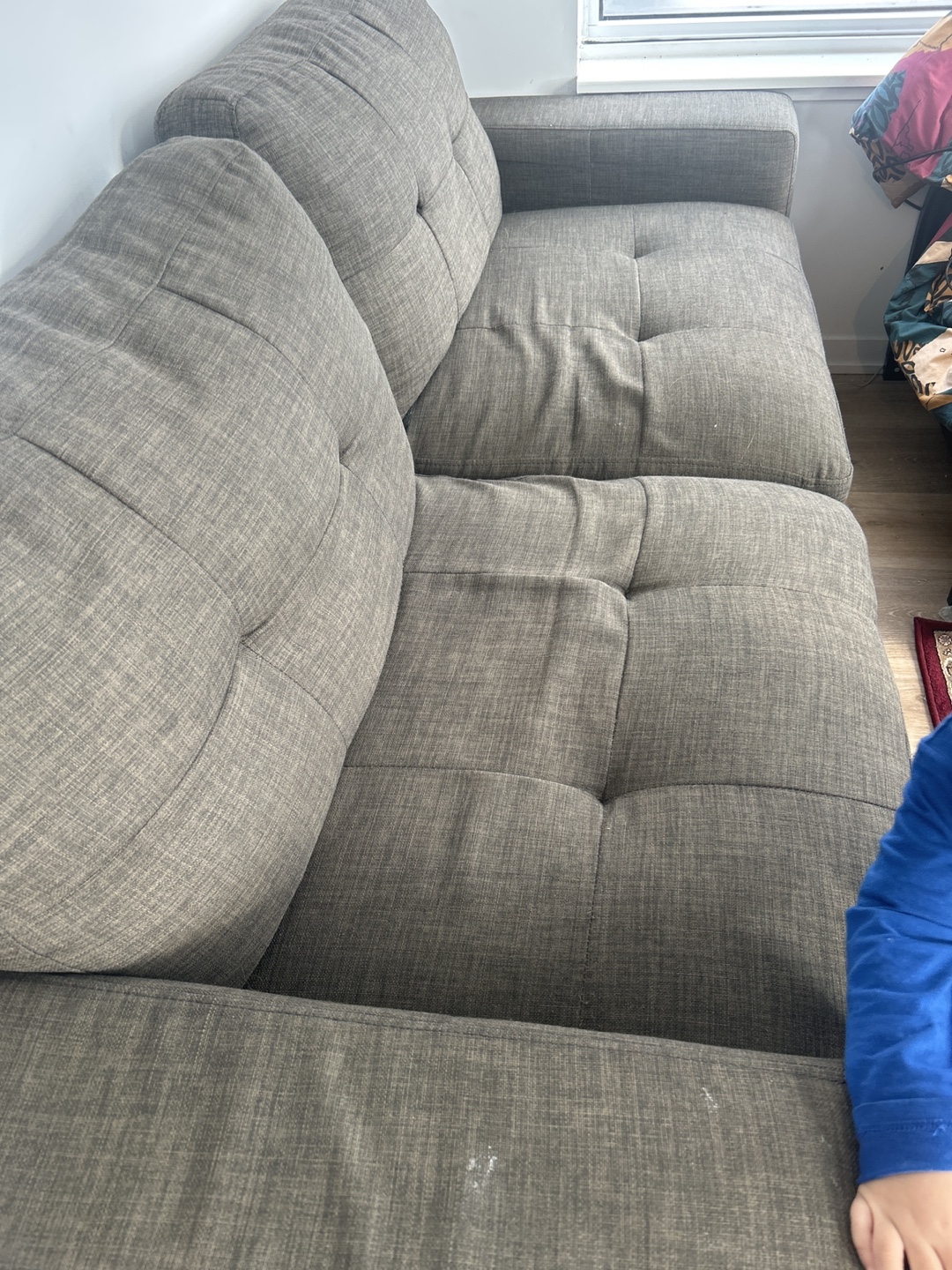 Couch - photo 2