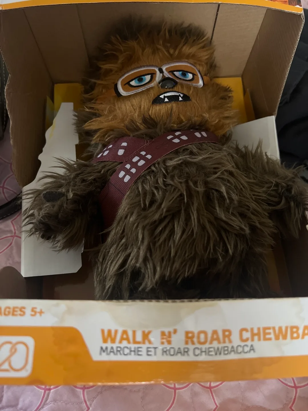 Star Wars Walk 'N Roar Chewbacca Plush Toy image indicator(4)