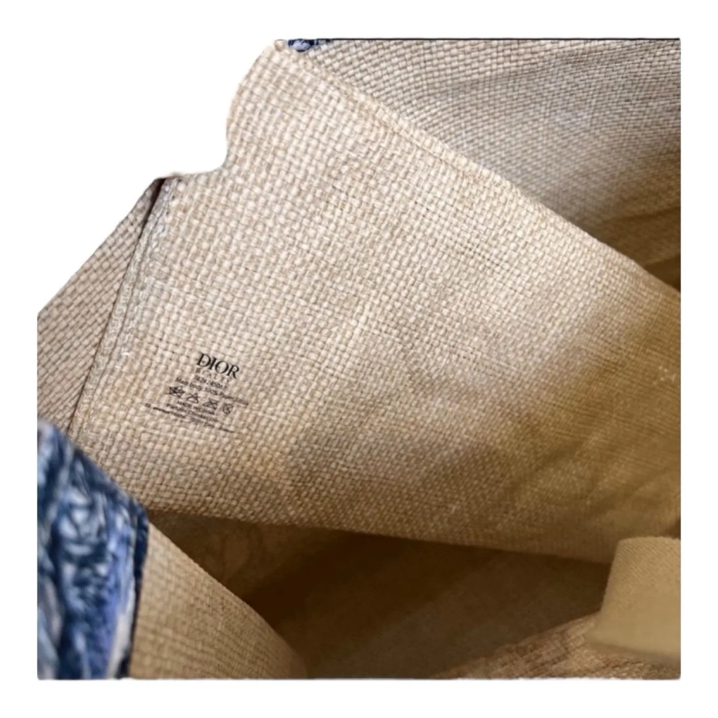 New] From Dior Beauty Around the World Bag image indicator(2)