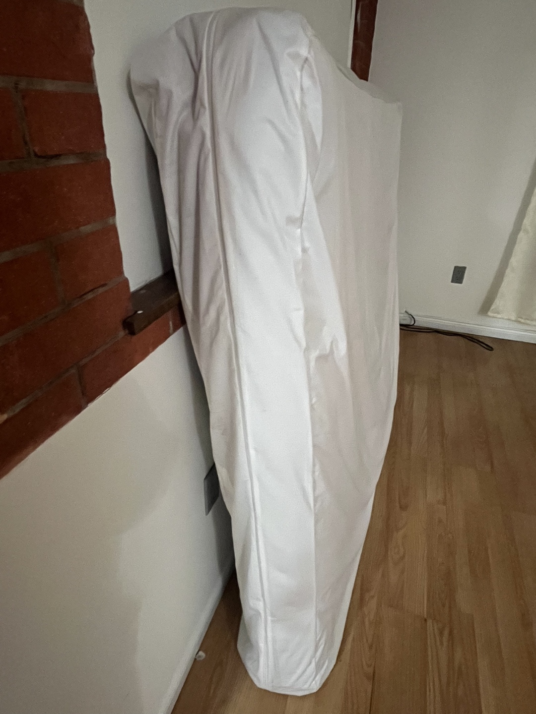 Queen Mattress in White Mattress Protector - photo 3