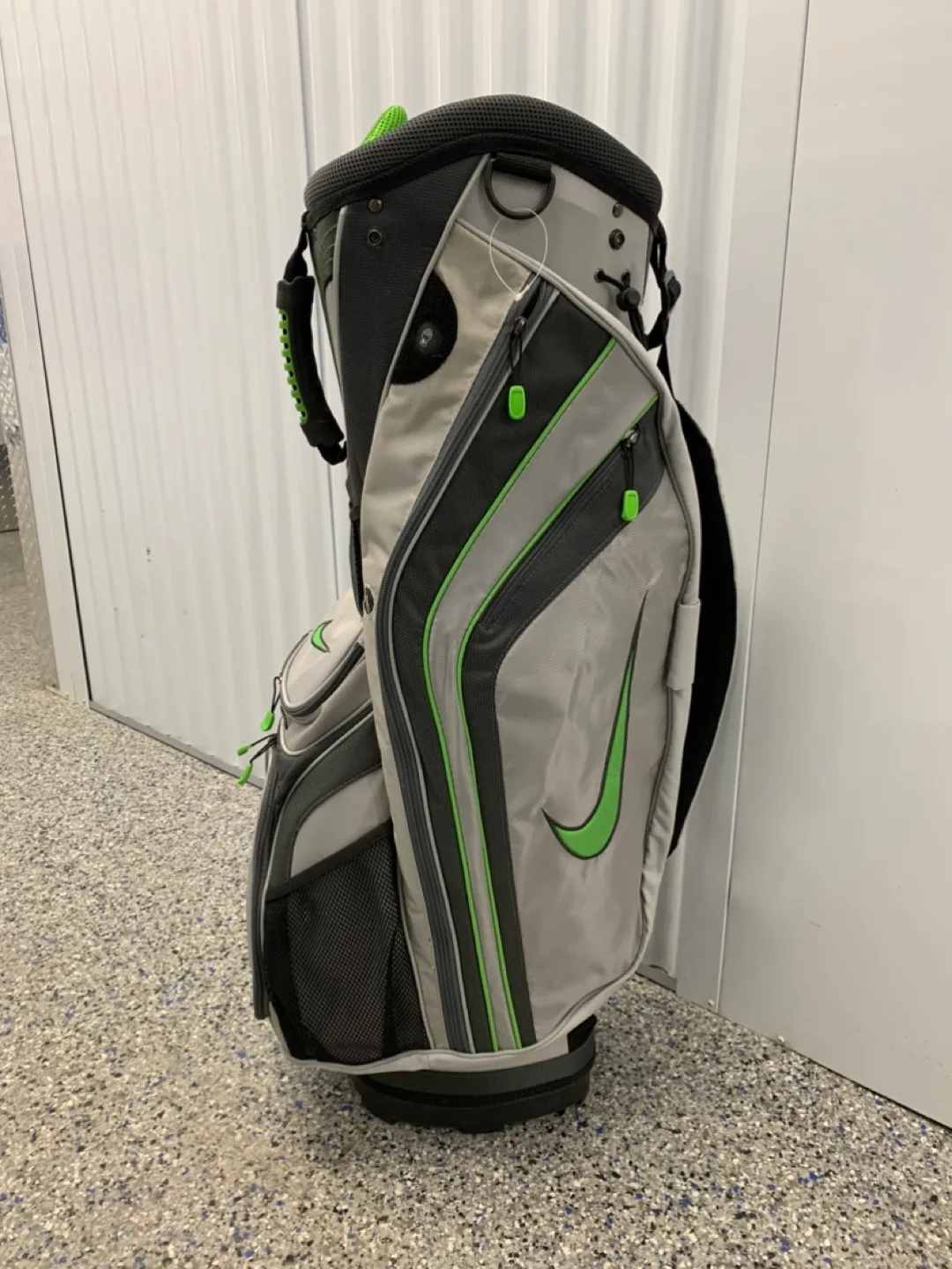 Nike Golf Bag - Grey and Lime Green image indicator(3)