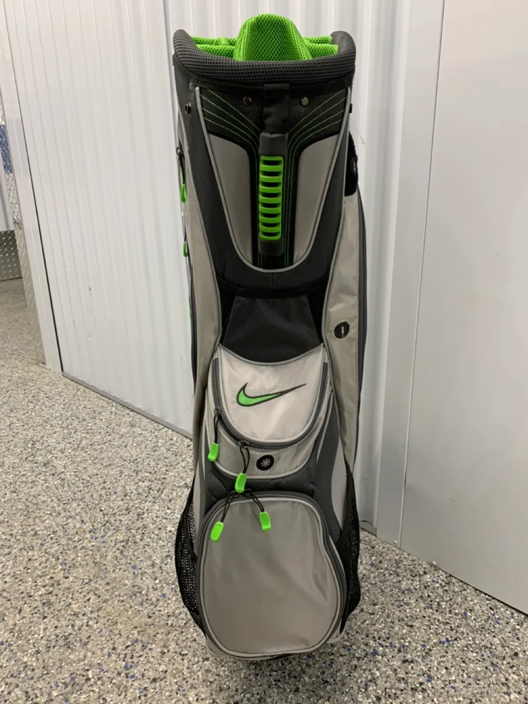 Nike Golf Bag - Grey and Lime Green image indicator(2)