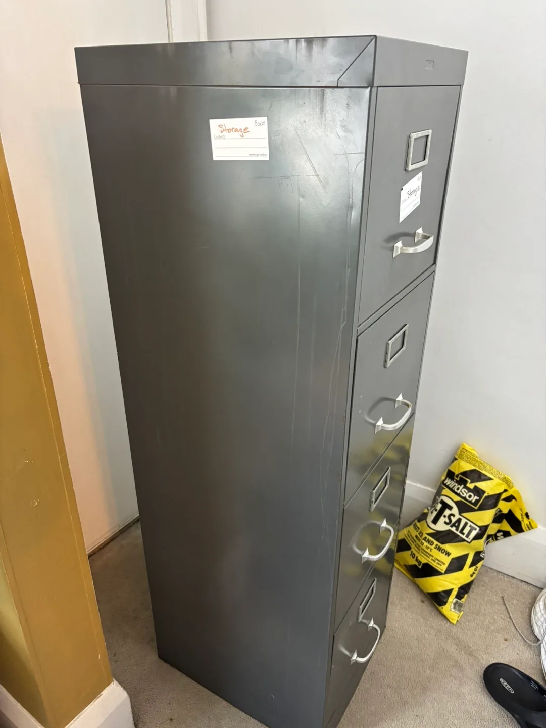 Metal 4-Drawer Filing Cabinet image indicator(2)