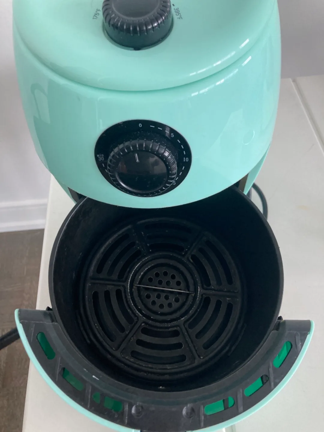 Elite Gourmet Air Fryer - Mint Green image indicator(2)