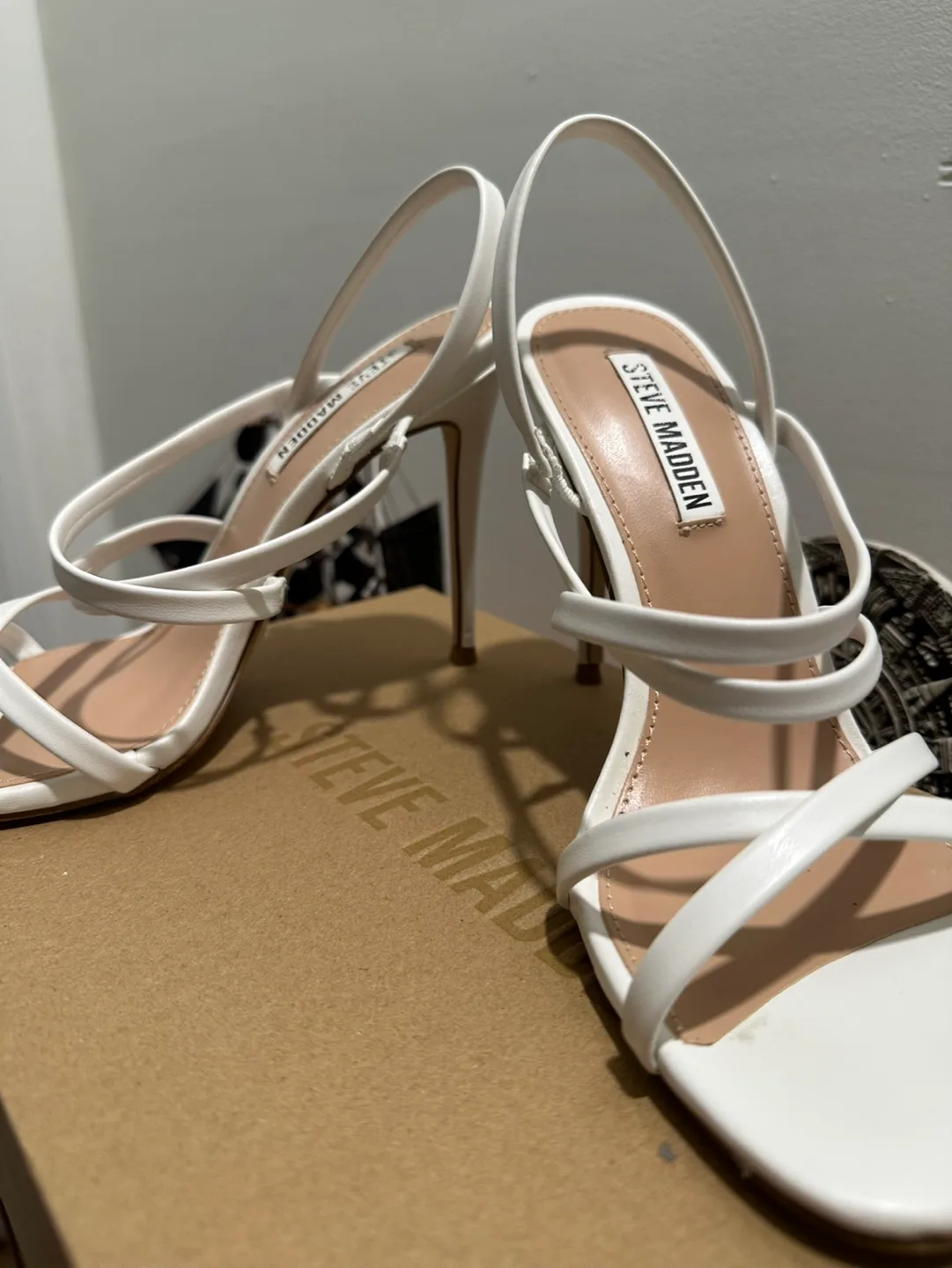 Steve Madden Women's White Heels, Size 7M image indicator(2)