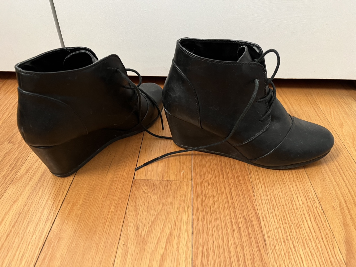 Black Lace-Up Wedge Booties - photo 2