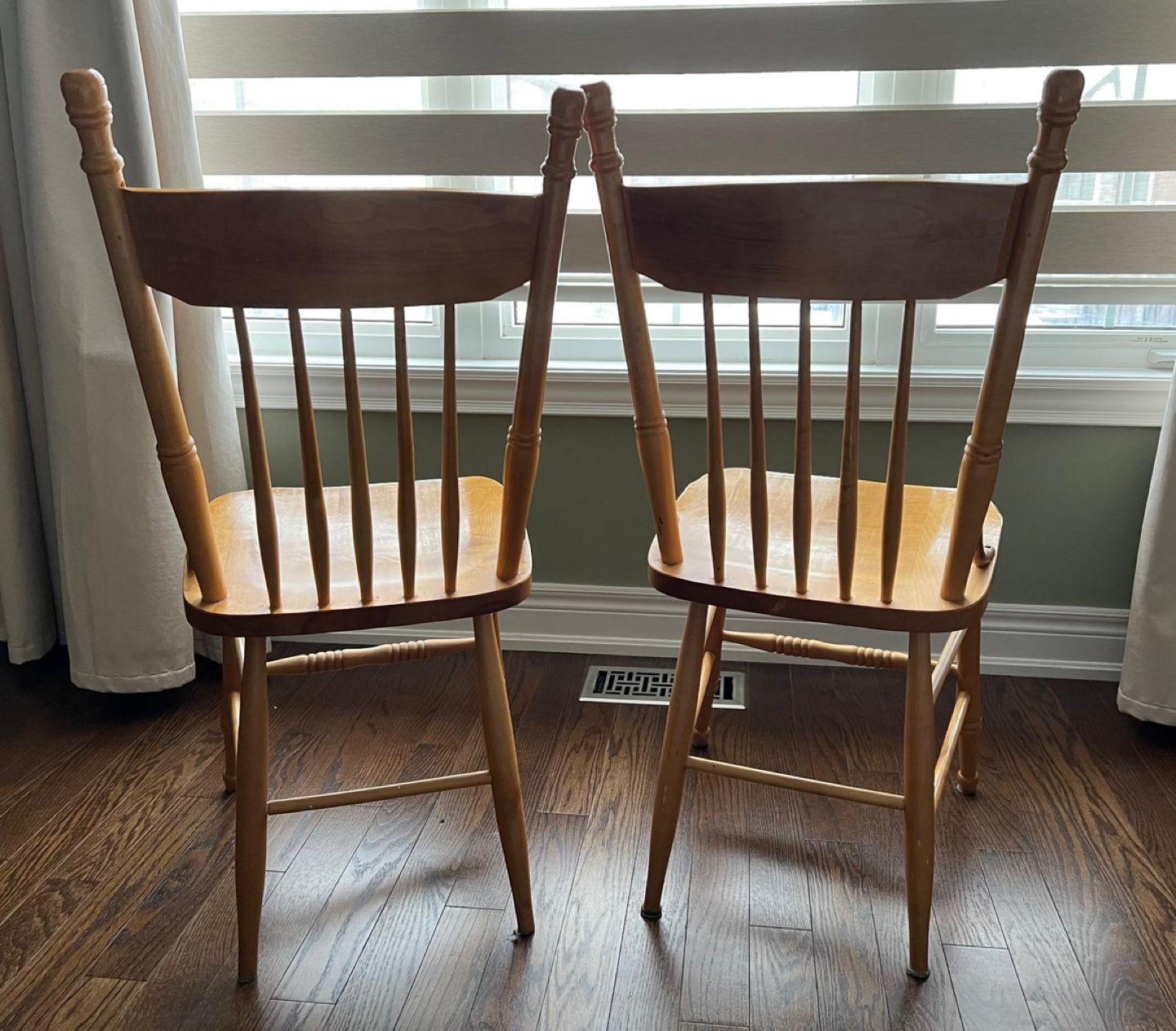Pair of Wooden Dining Chairs - photo 2