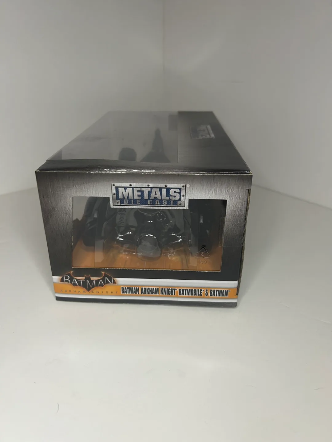 Batman Arkham Knight Batmobile & Batman Figure - Metals Die Cast image indicator(2)