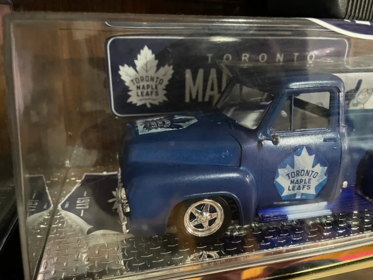 Toronto Maple Leafs Zamboni and Pickup Truck Collectible Set image indicator(4)