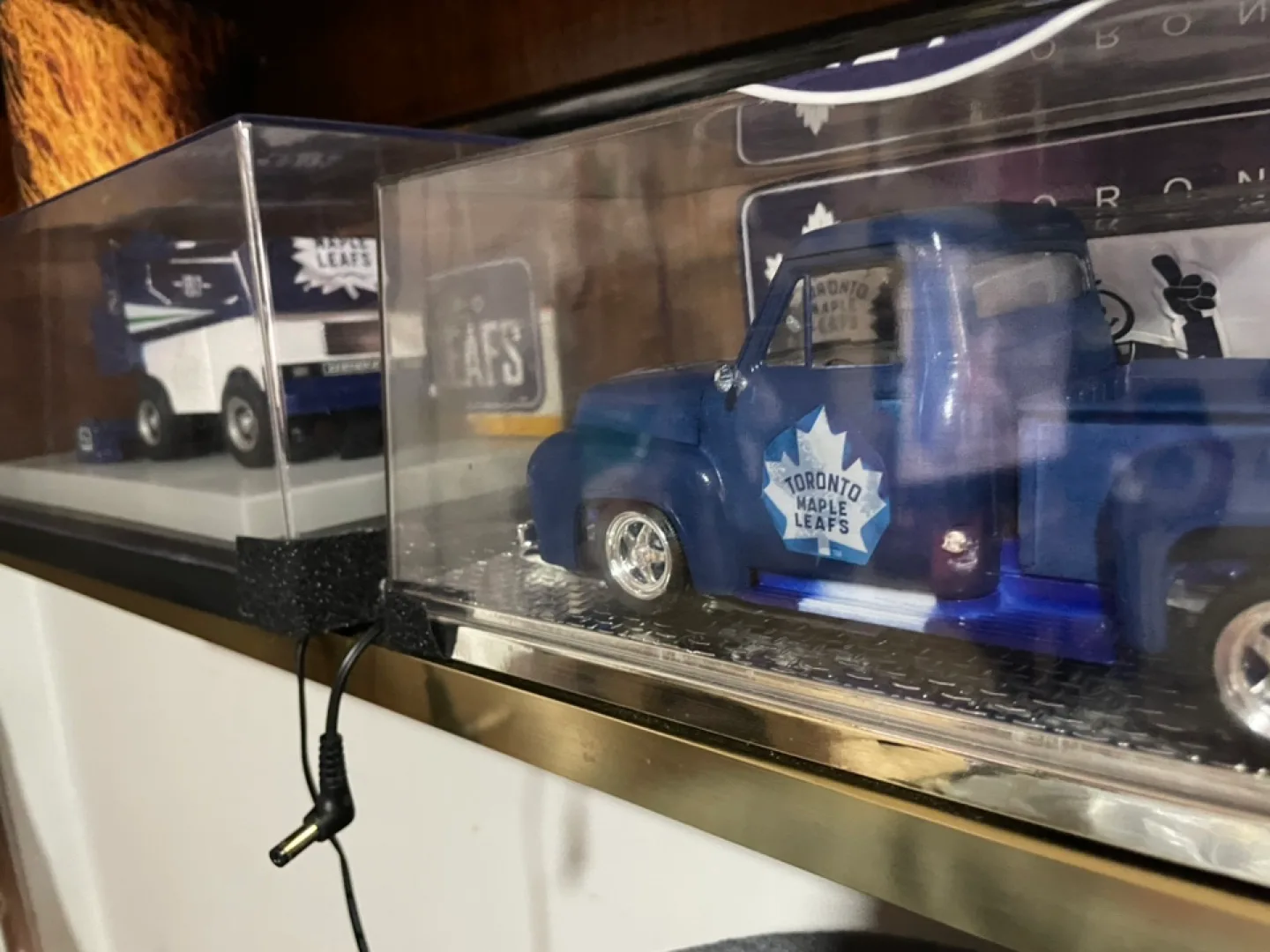 Toronto Maple Leafs Zamboni and Pickup Truck Collectible Set image indicator(6)