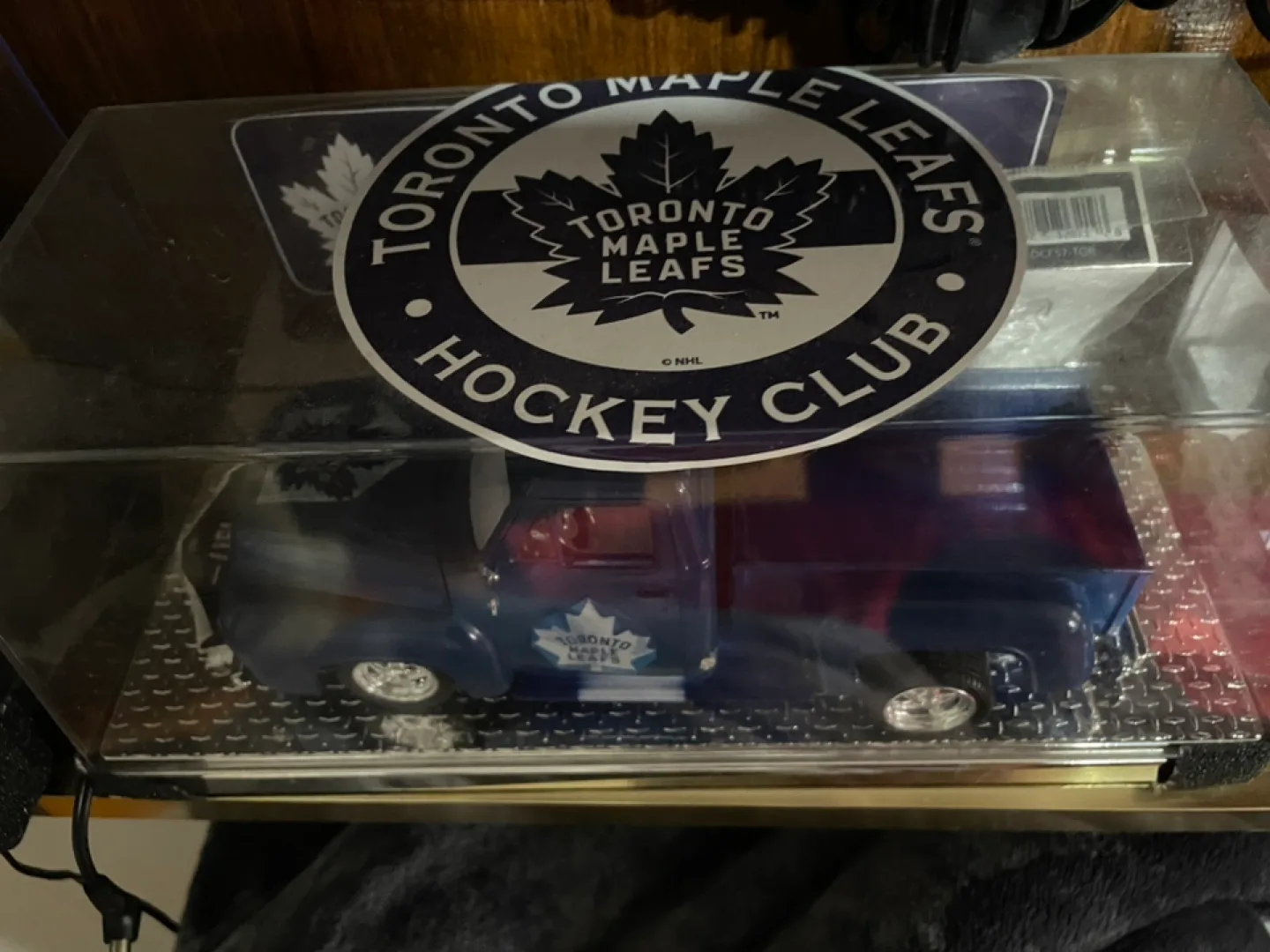 Toronto Maple Leafs Zamboni and Pickup Truck Collectible Set image indicator(7)