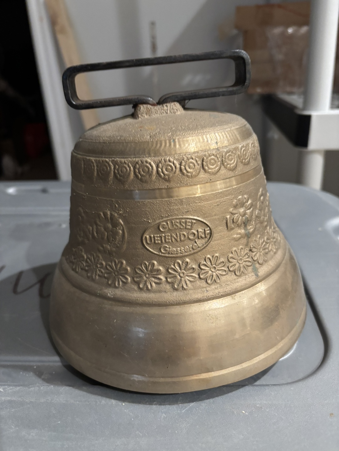 Antique Gusset Uetendorf Brass Cowbell - photo 2