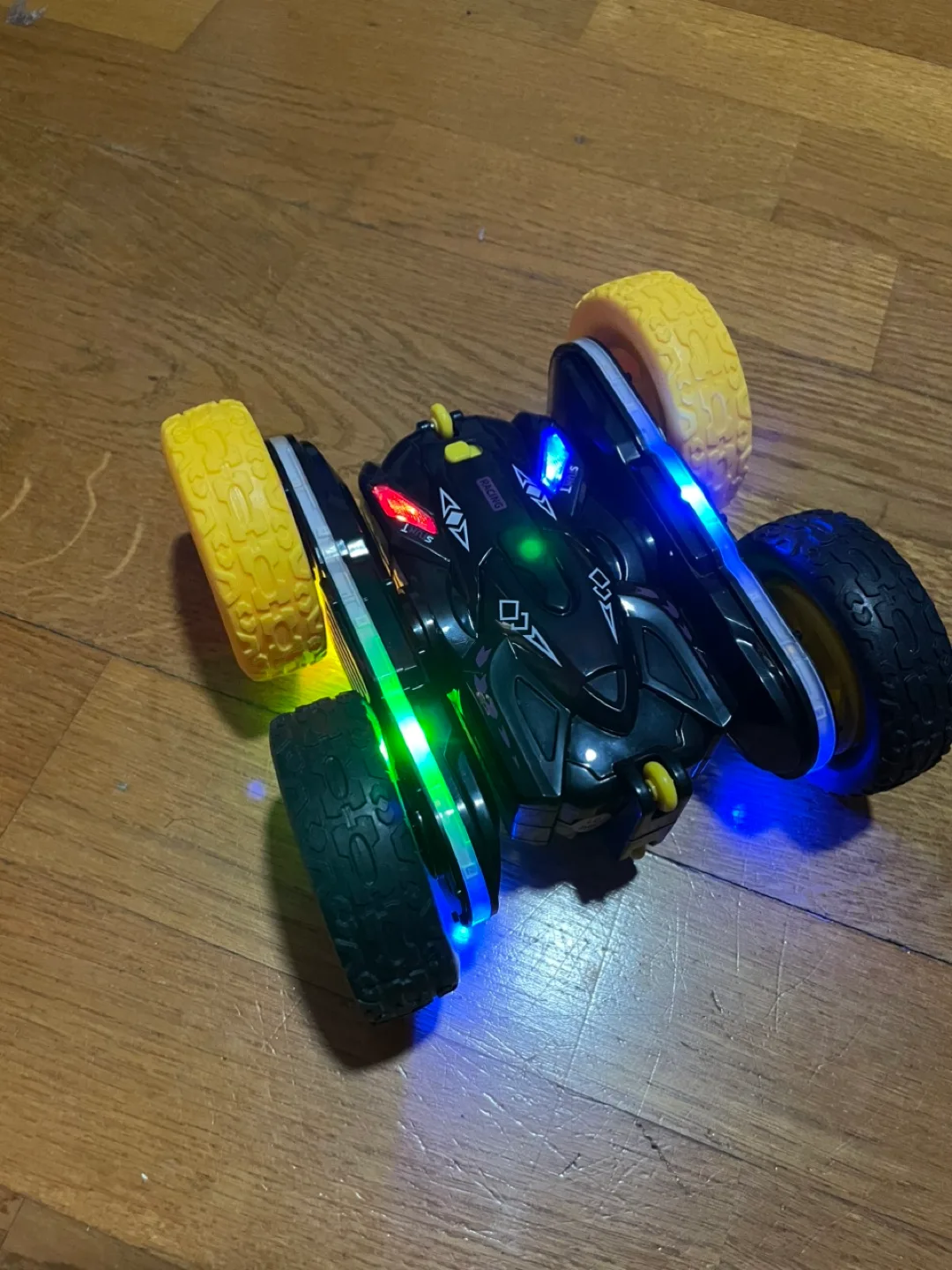 Remote Control Stunt Car with Lights image indicator(4)