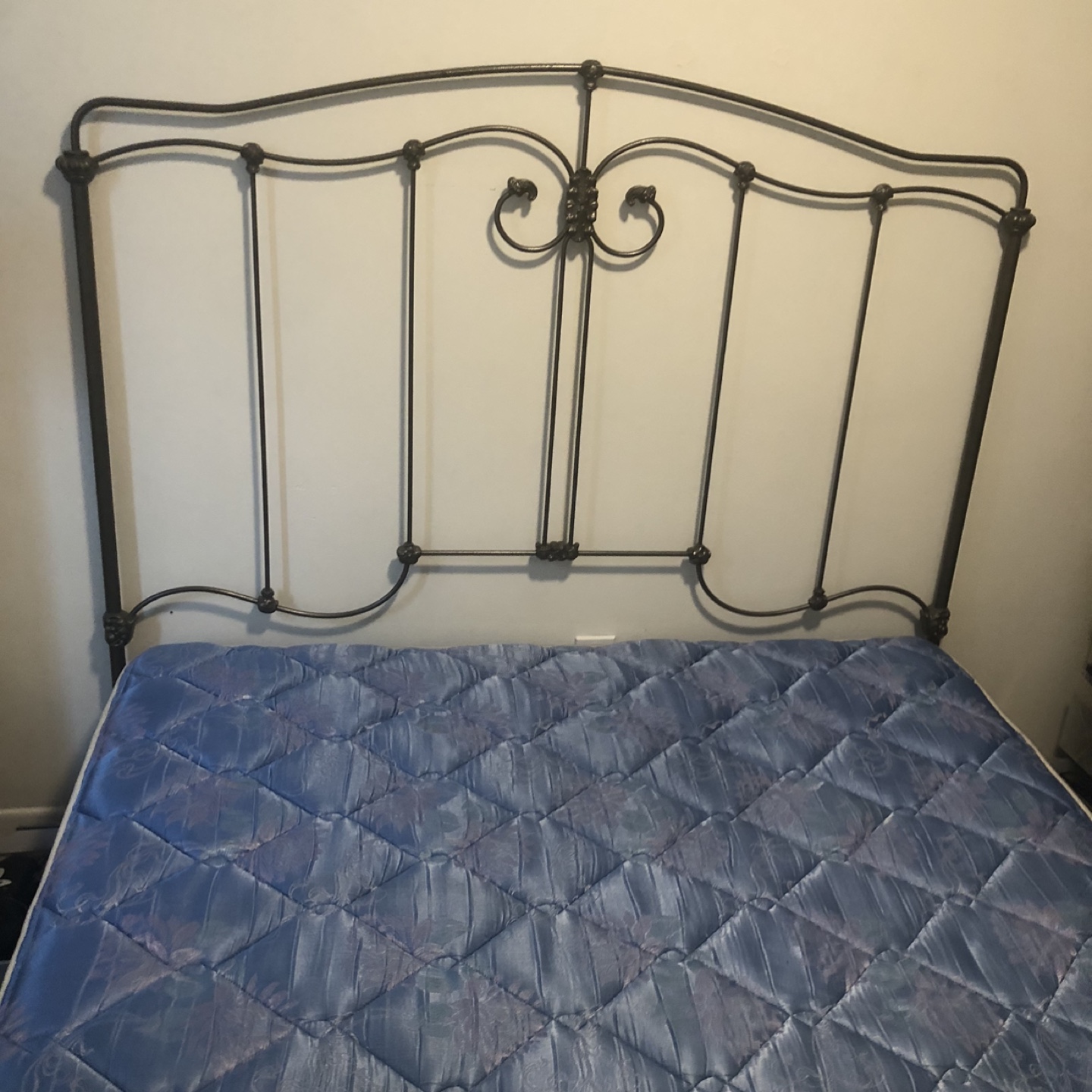 Queen size headboard, mattress and base - photo 5
