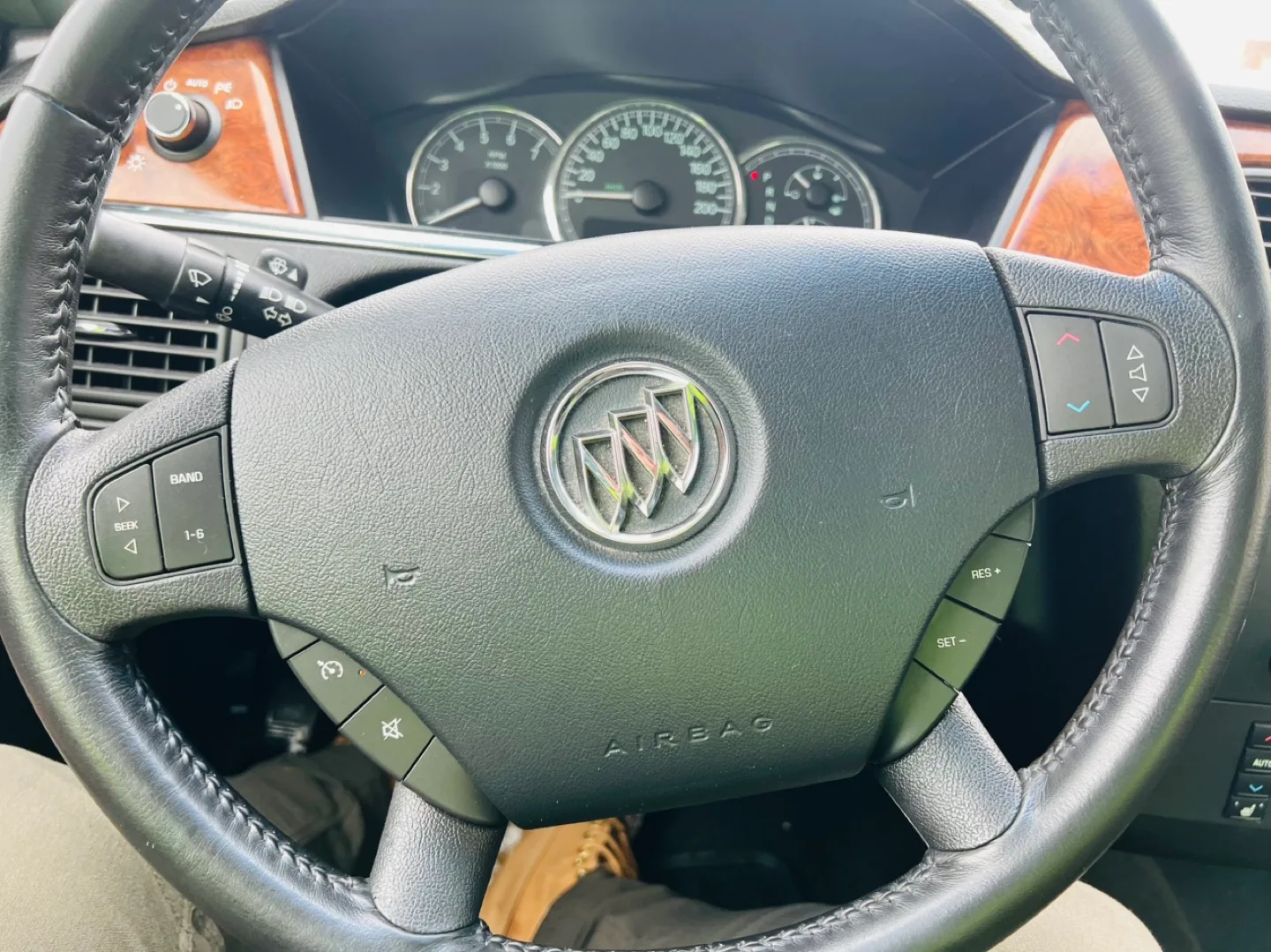 2006 Buick Allure  - Silver - Used Car image indicator(9)