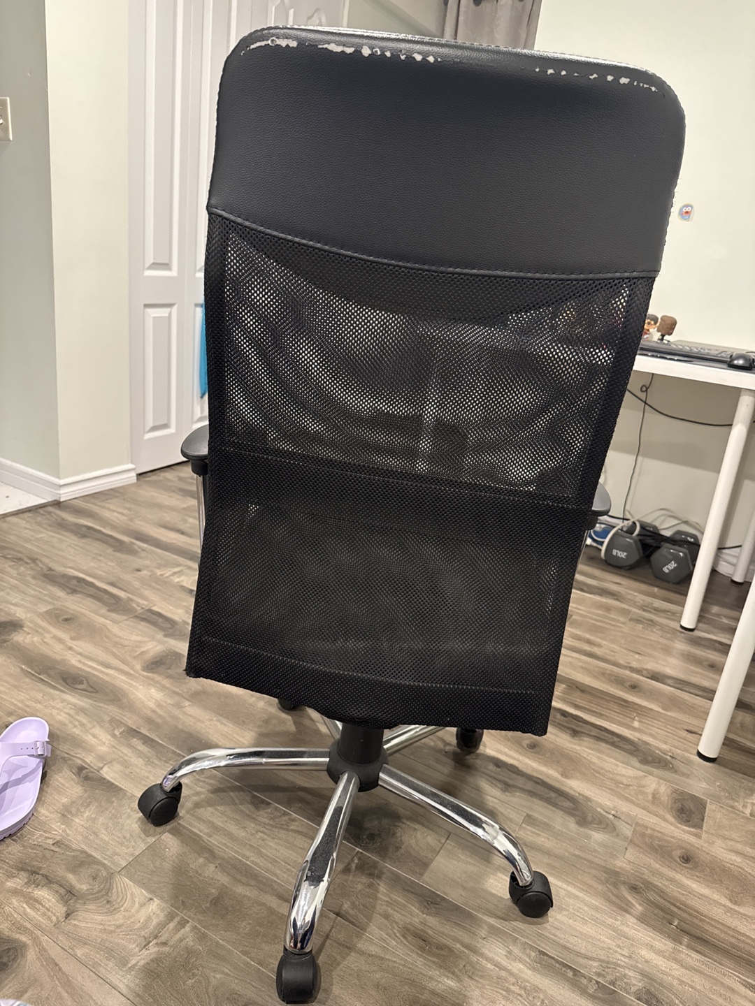 Black Mesh Office Chair - photo 2