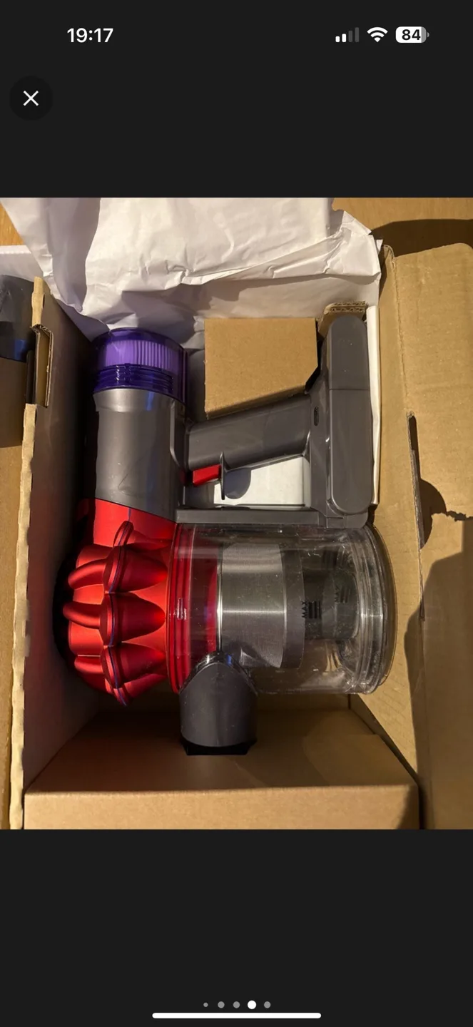 Brand New Dyson V8 Origin Cordless Vacuum image indicator(6)
