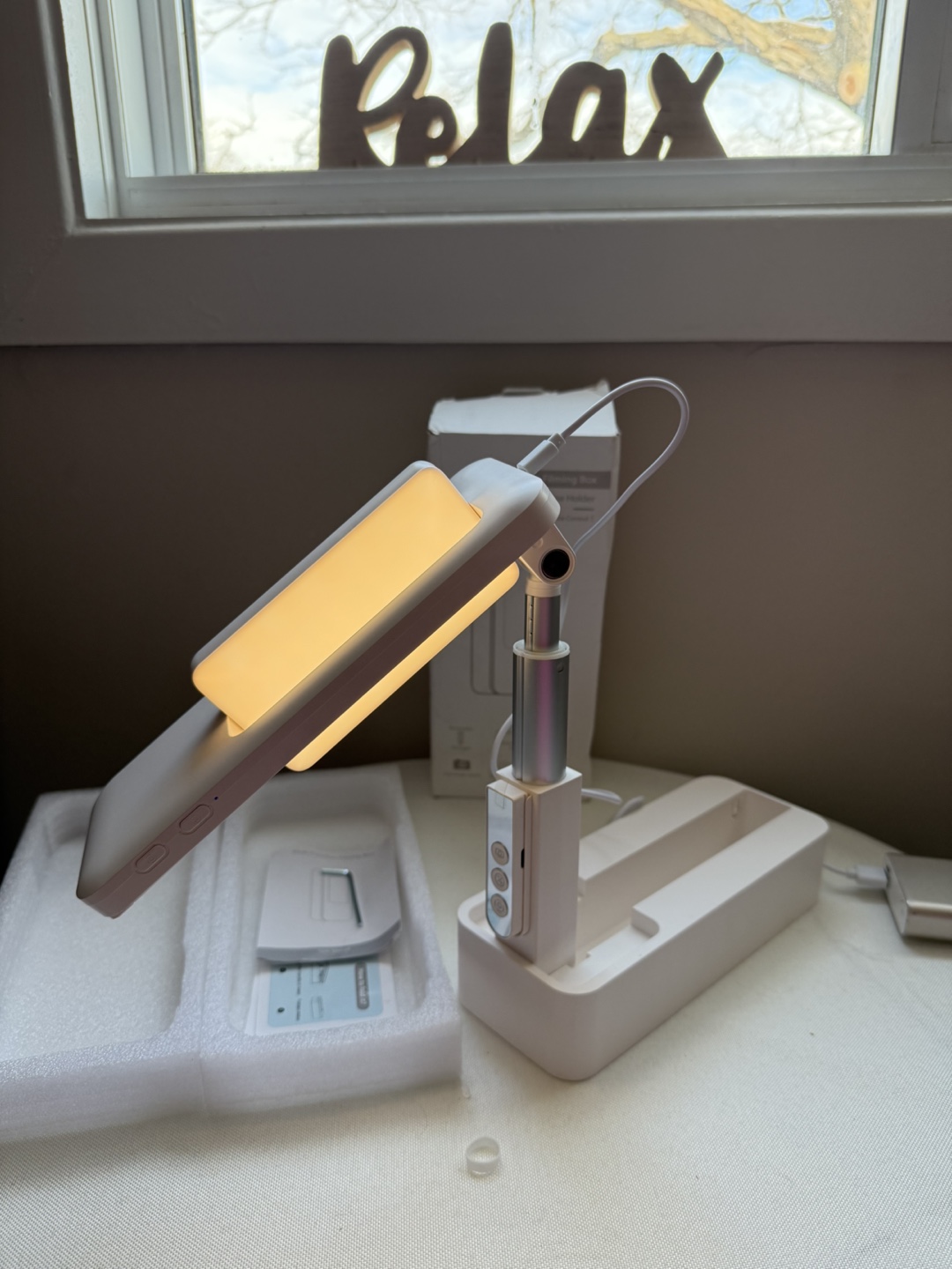 Foldable Mobile Phone Holder with LED Light - photo 2