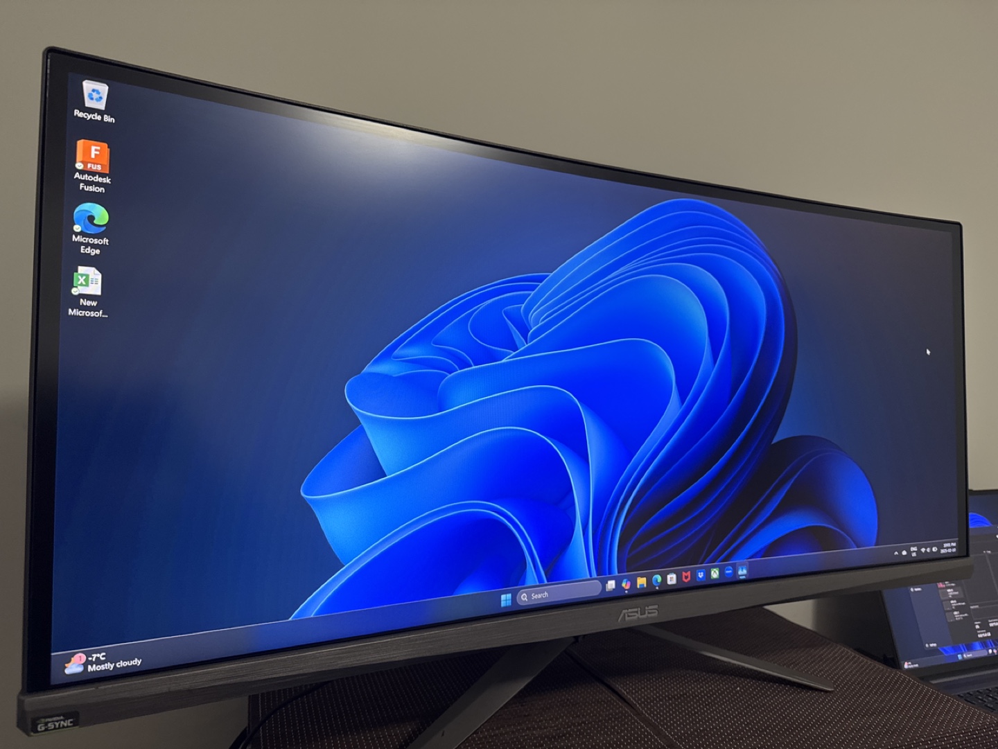 ASUS ROG Strix 4k Curved Gaming Monitor pg348q - photo 2