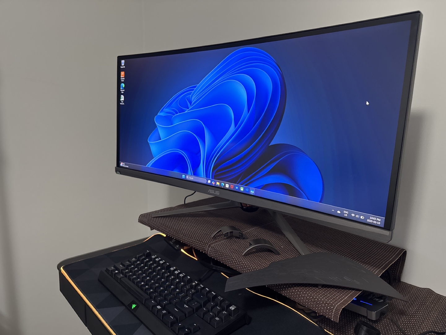 ASUS ROG Strix 4k Curved Gaming Monitor pg348q - photo 4