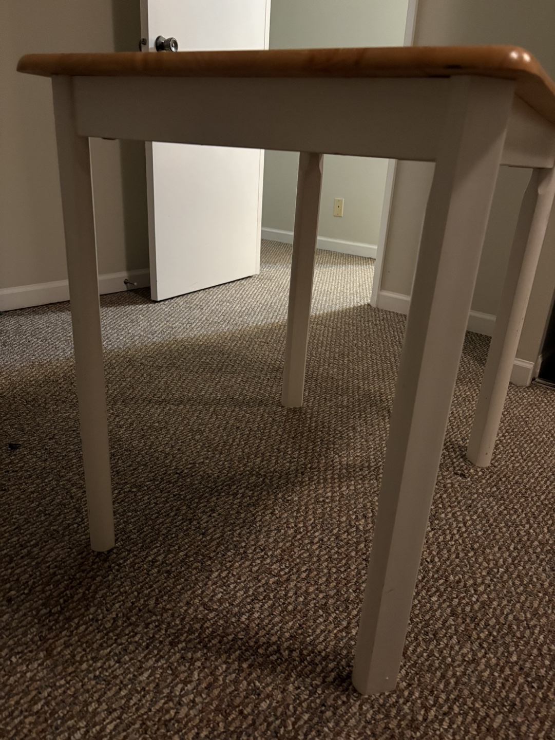 Small Wooden Table with White Legs - photo 3