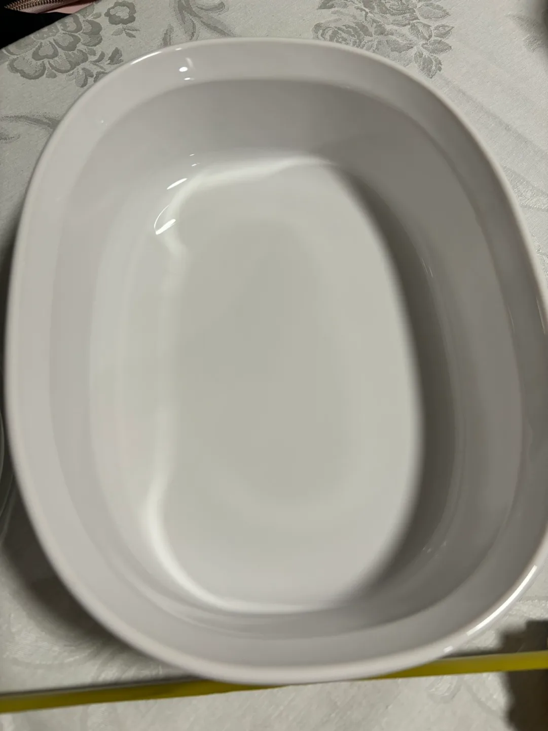 CorningWare 2.8 Liter Oval Casserole Dish with Lid image indicator(3)