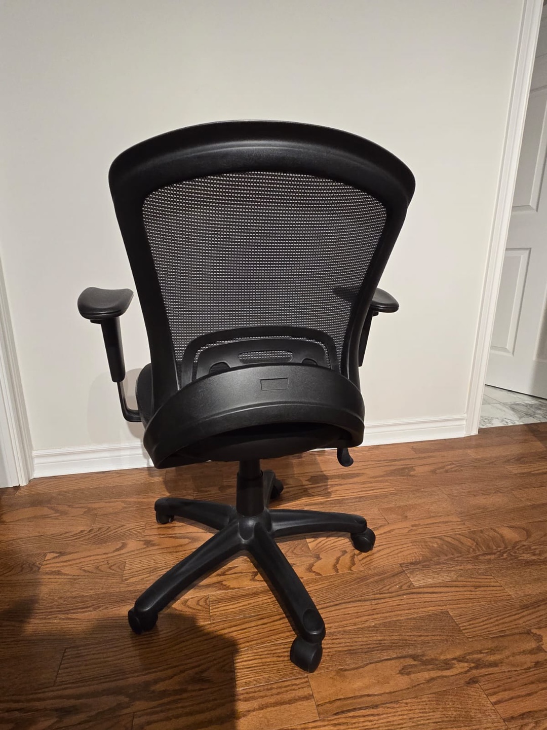 Black Mesh Office Chair - photo 2