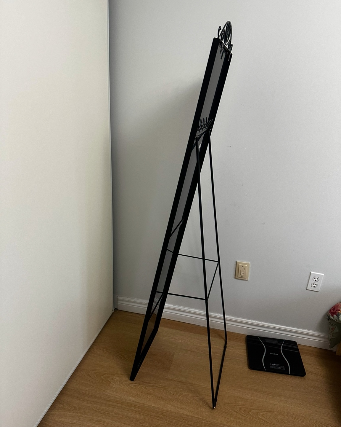 Full-Length Freestanding Mirror with Ornate Top - photo 2