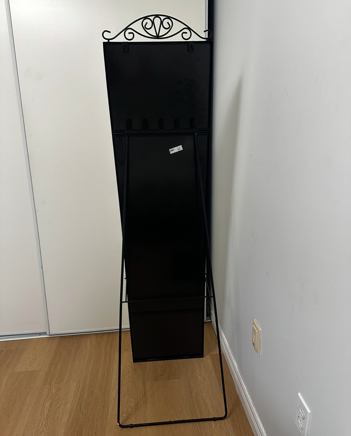 Full-Length Freestanding Mirror with Ornate Top - photo 3