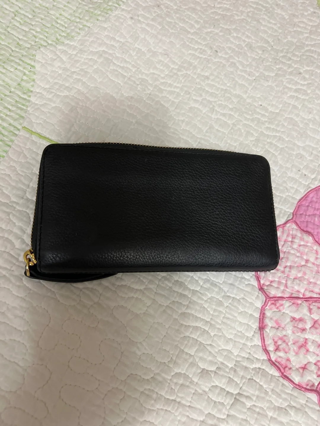 Marc Jacobs Black Leather Zip-Around Wallet image indicator(4)