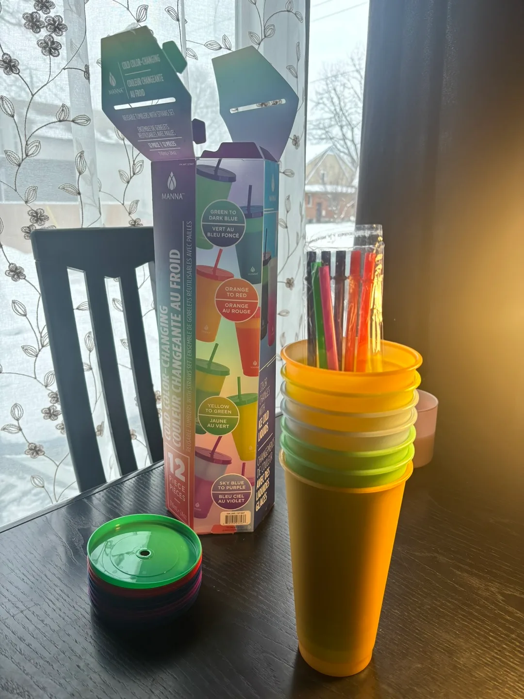 Manna Colour-Changing Tumblers with Straws thumbnail