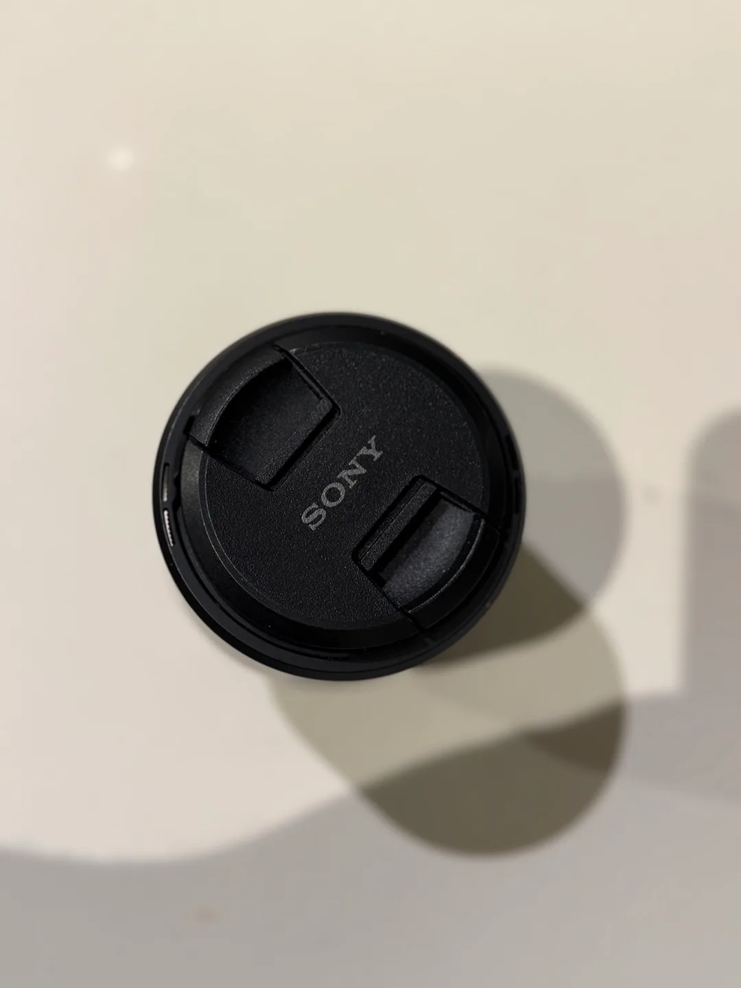 Sony FE 85mm f/1.8 Lens thumbnail
