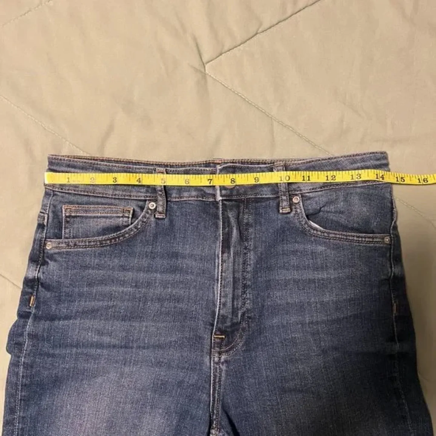 H&M Dark Wash Skinny Jeans - Size 10 image indicator(4)