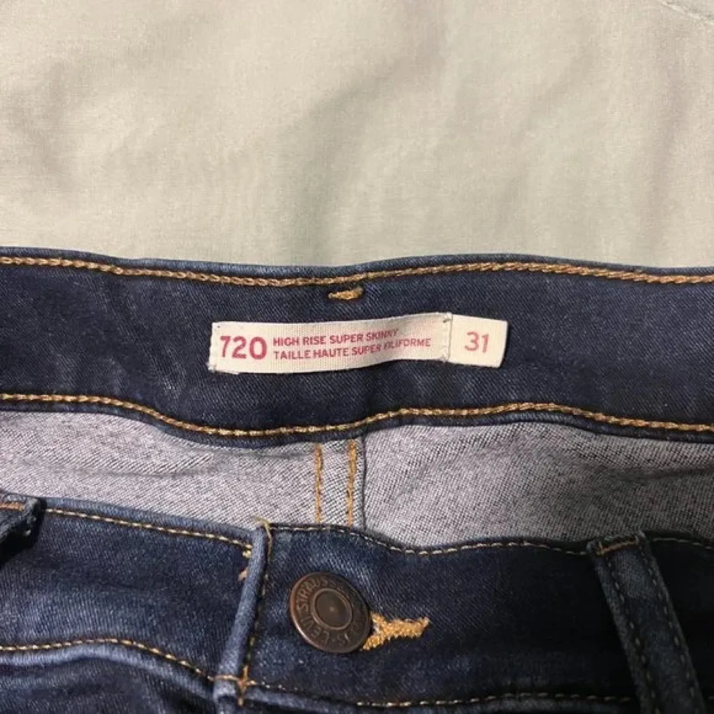 Levi's 720 High Rise Super Skinny Jeans - Size 31 image indicator(5)