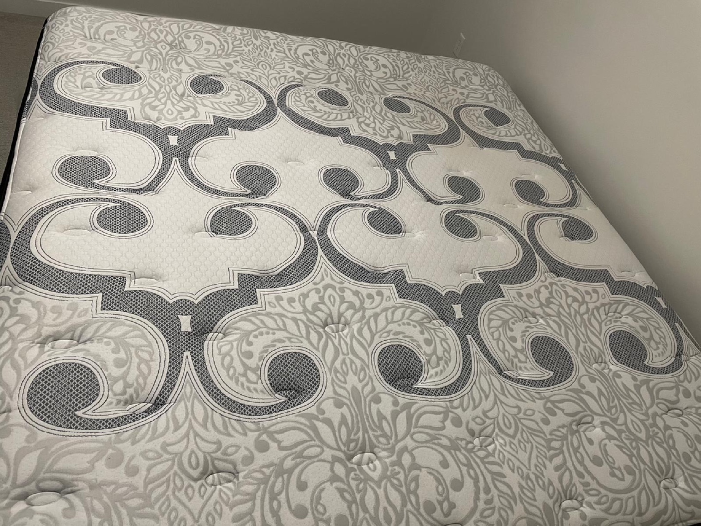 King Beautyrest Mattress - photo 3
