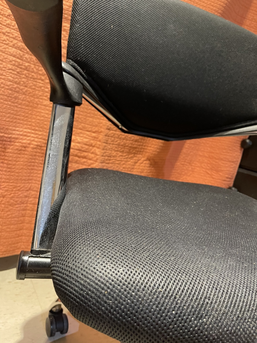 IKEA Black Mesh Office Chair with Chrome Base - photo 4