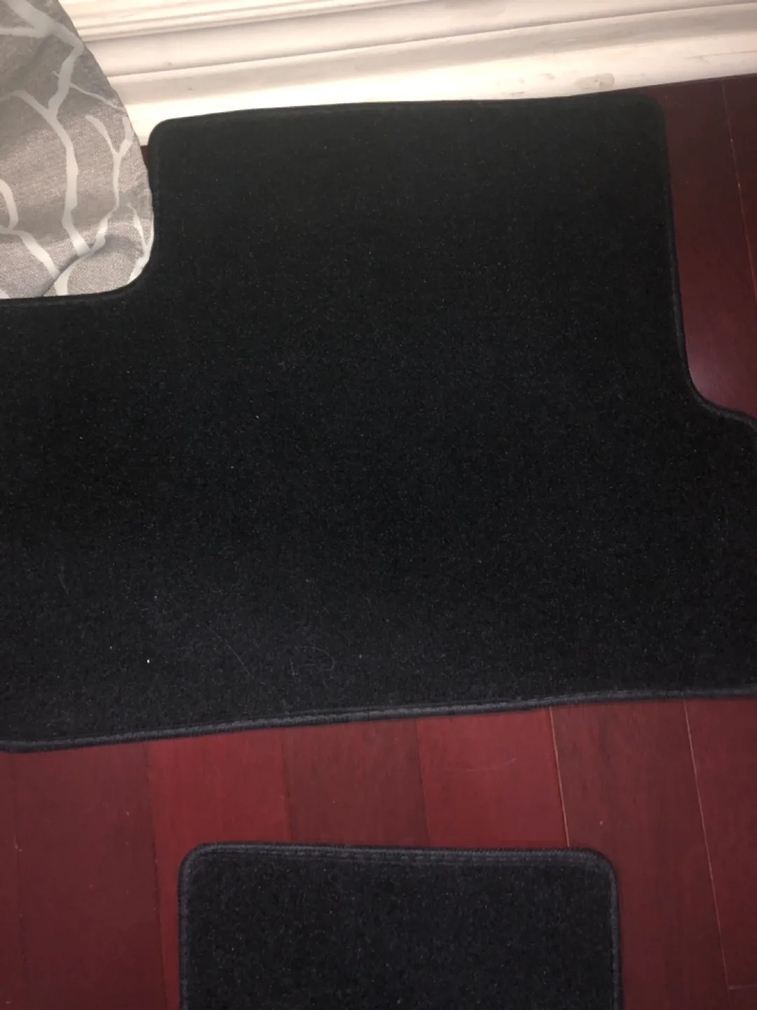 Mazda 3 Floor Mats image indicator(4)