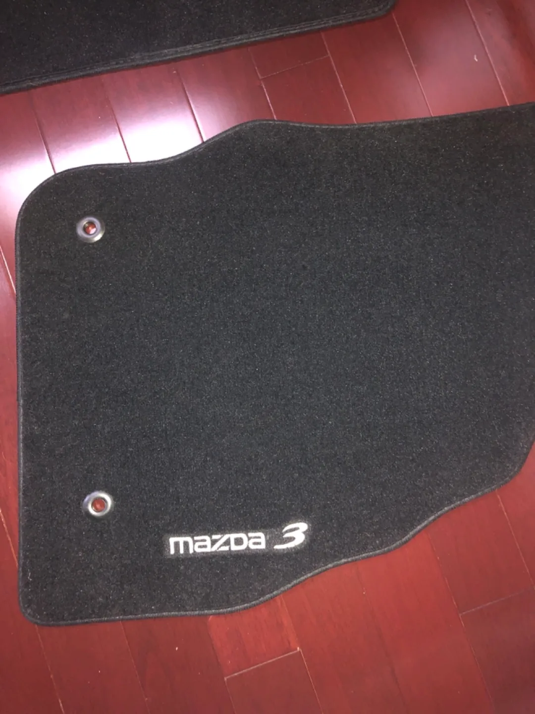 Mazda 3 Floor Mats image indicator(3)