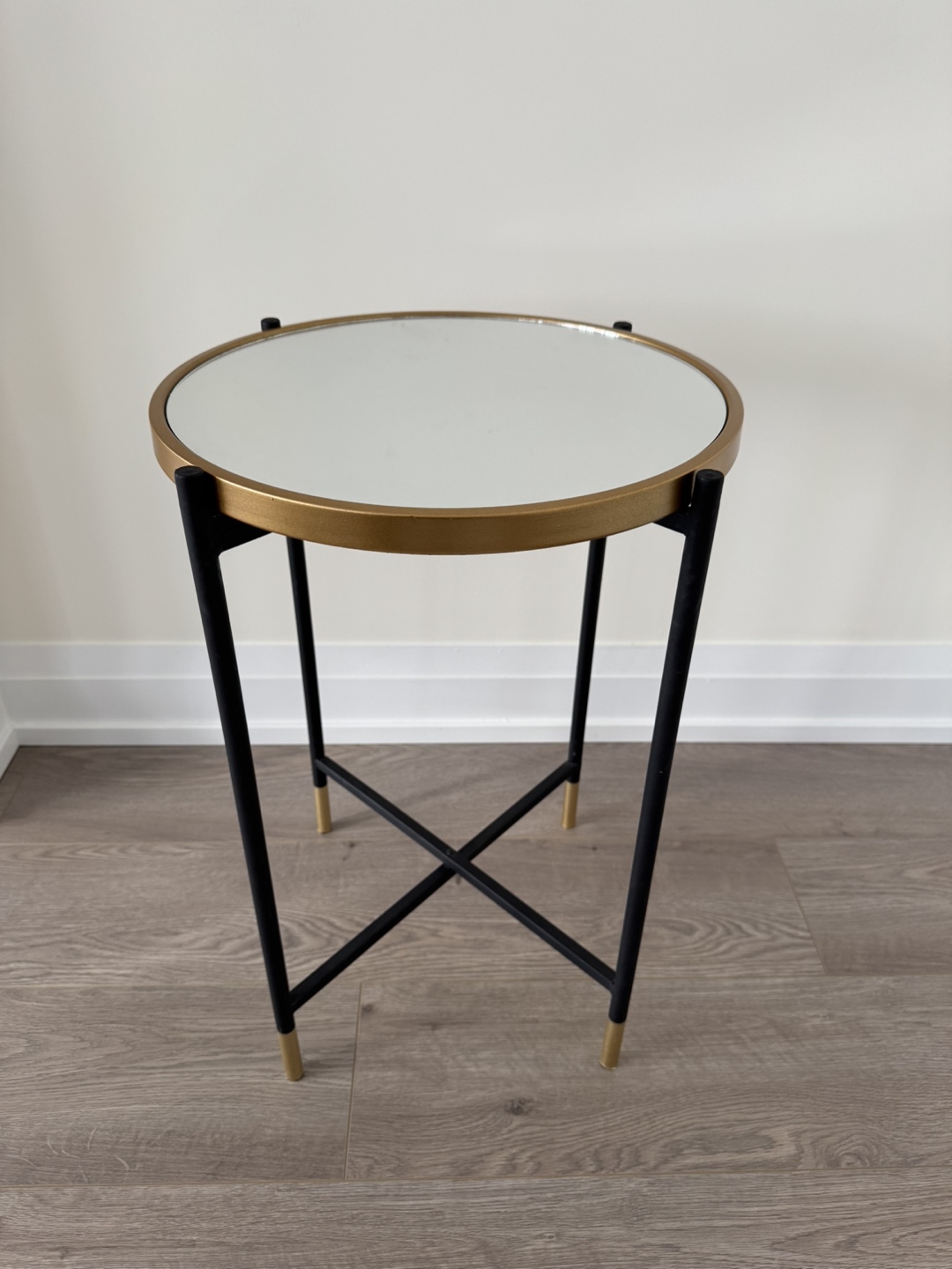 Structube End Table