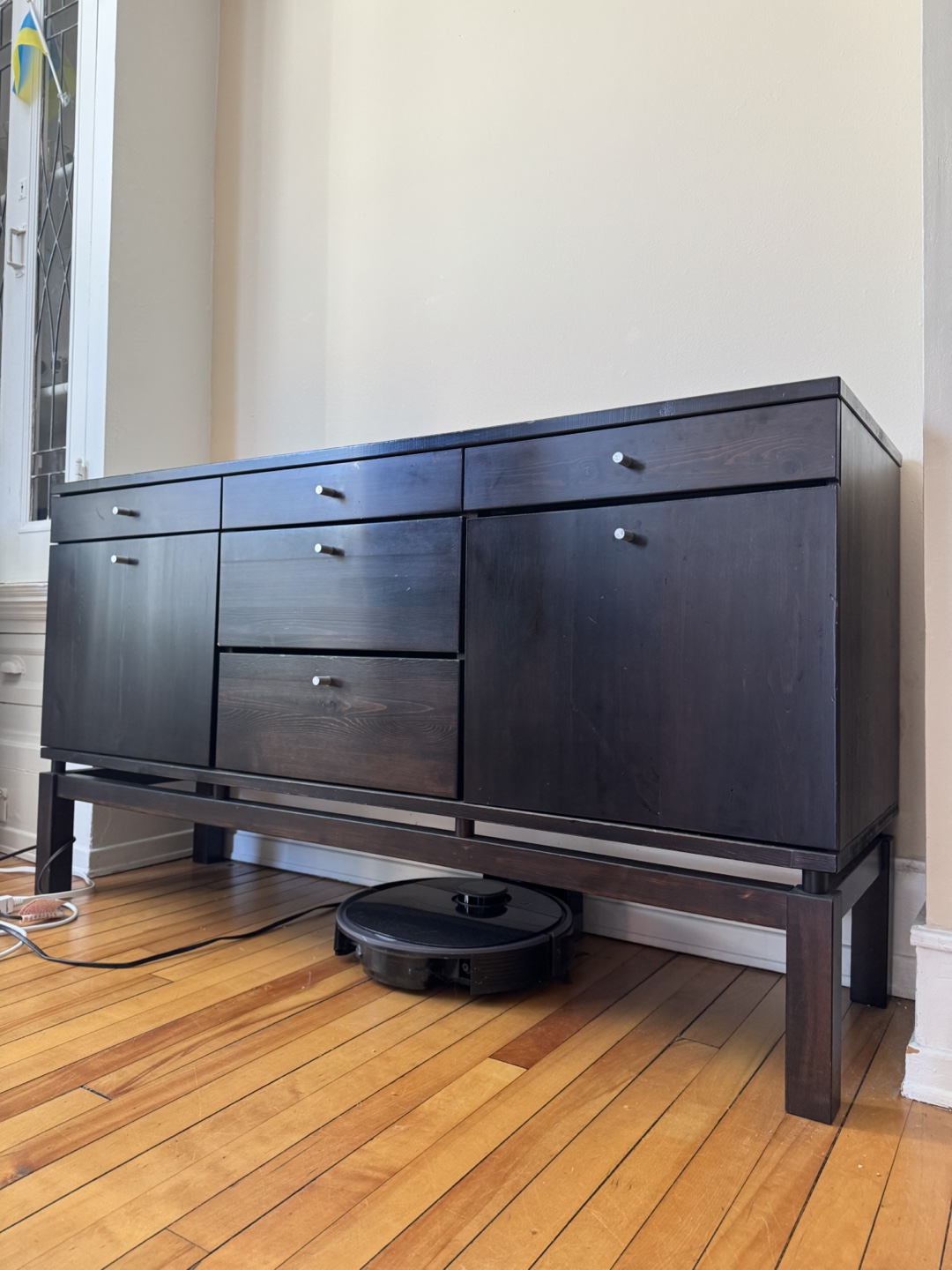 Dark brown wooden sideboard/buffet