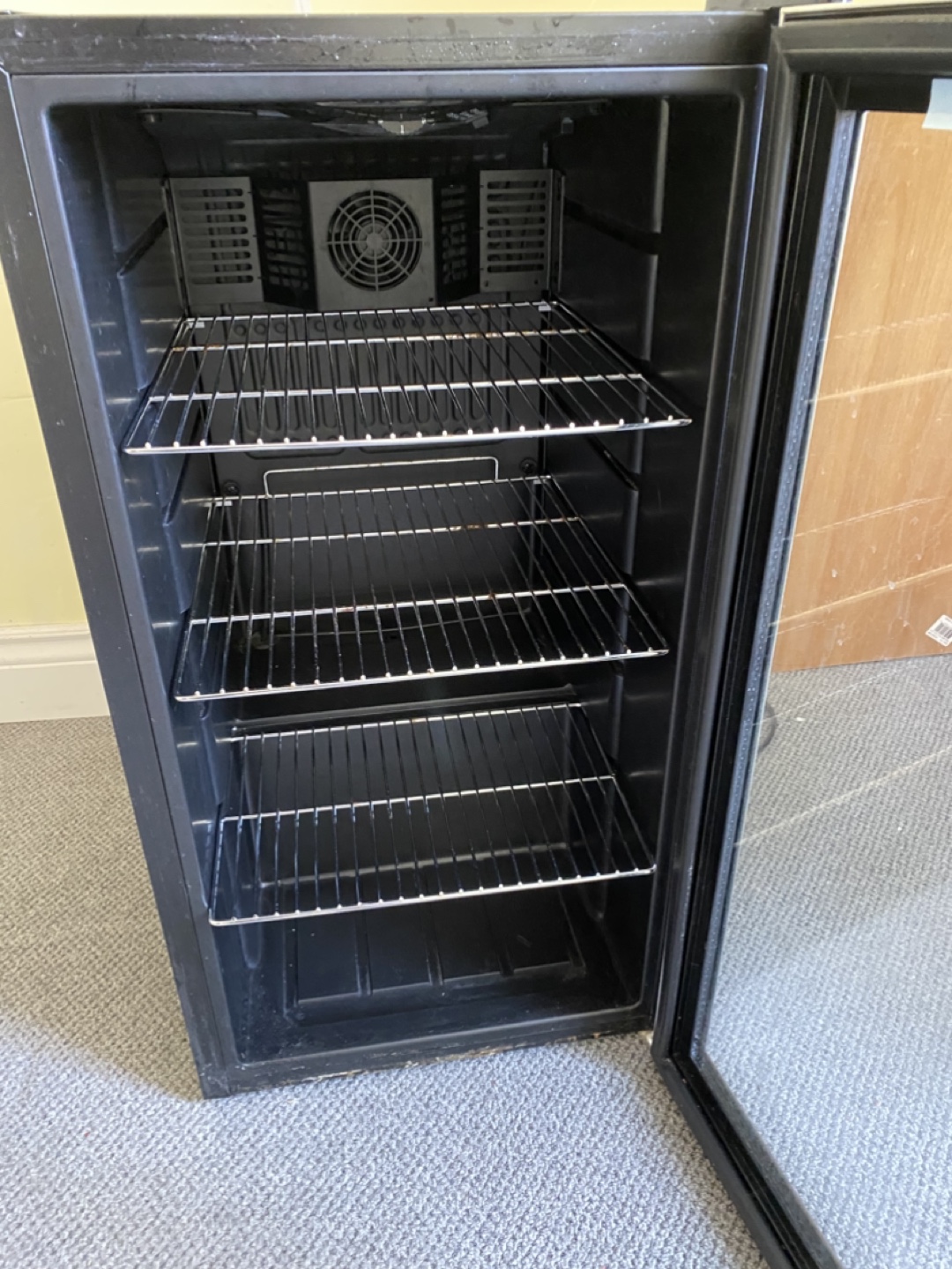 Wine Cooler - Beverage Refrigerator - photo 2