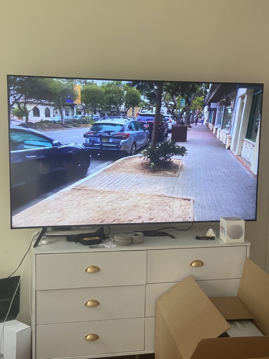 65" Smart TV