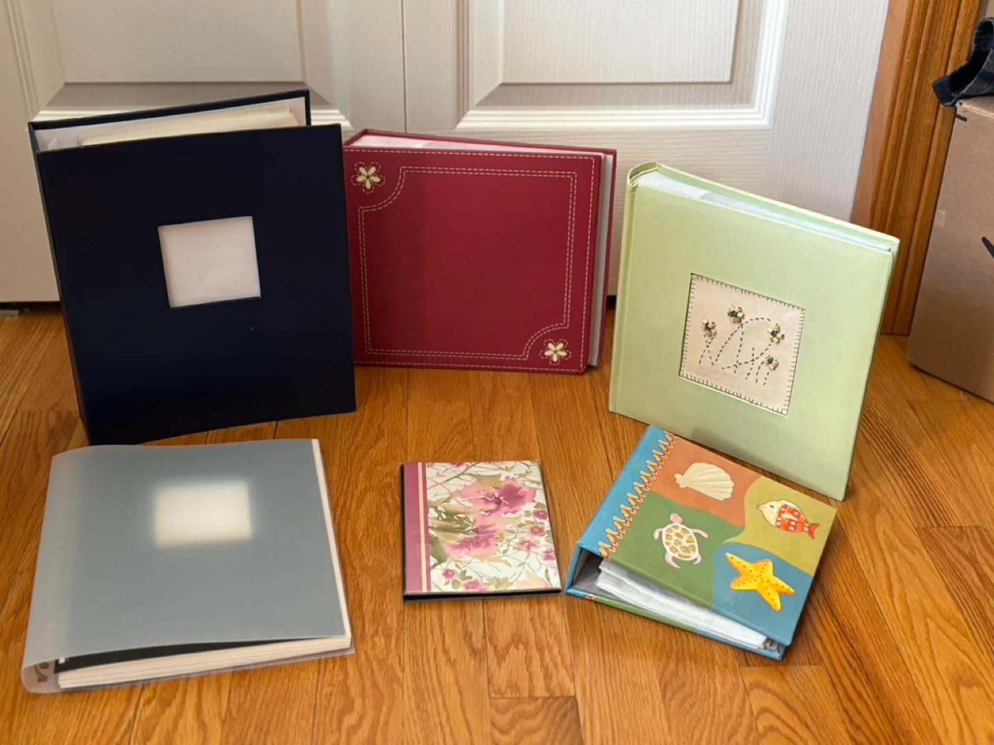 Lot of 6 Photo Albums - Various Styles and Colours thumbnail