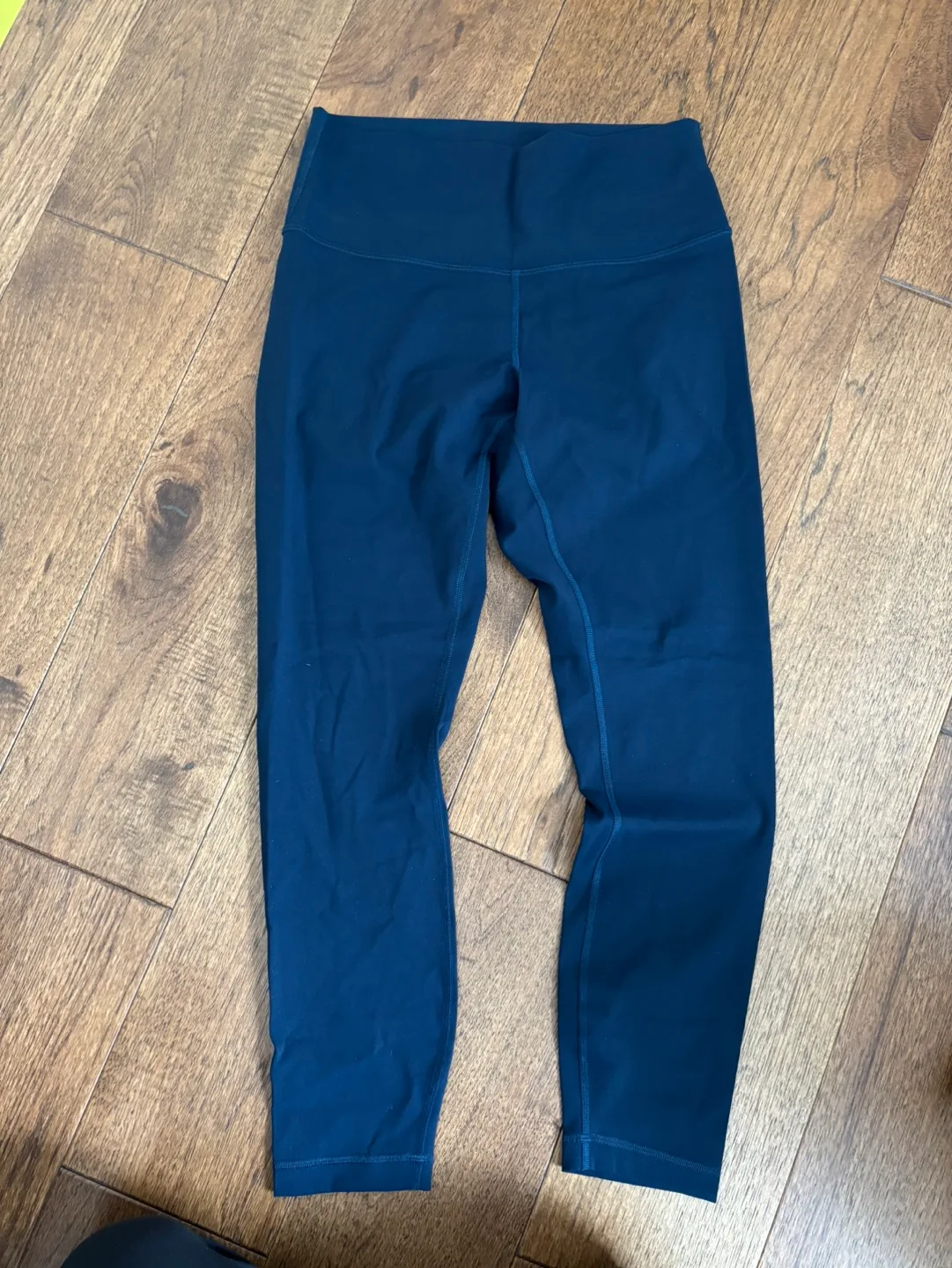 lululemon Wunder Under*Luxtreme 25” image indicator(2)