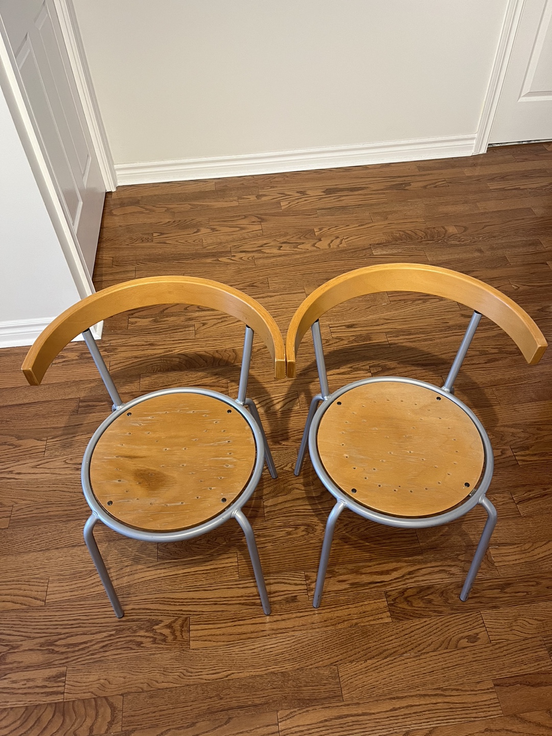 Pair of Mid-Century Modern Dining Chairs - photo 2