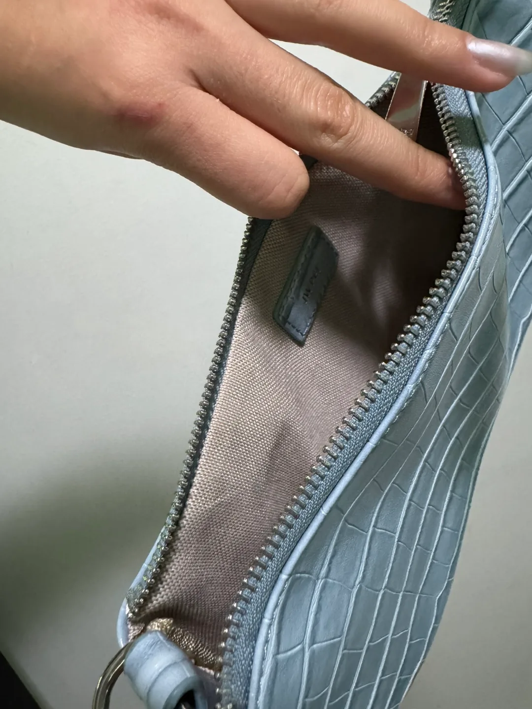 Light Blue Croc-Embossed Baguette Shoulder Bag image indicator(4)